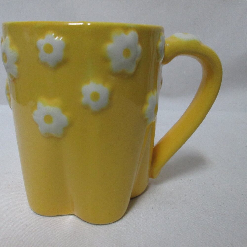 Sheffield Home Daisy flowers yellow white Ceramic Mug Cup